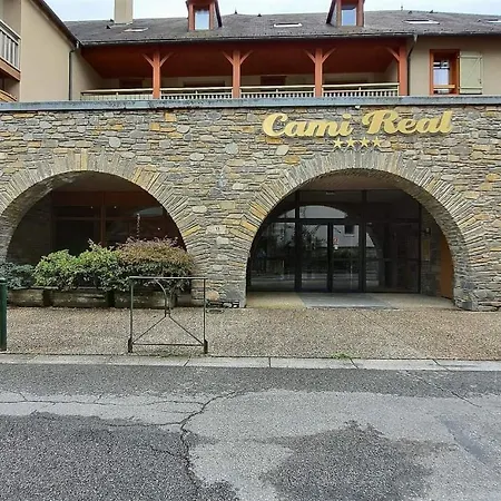 Superbe Avec Piscine Au Centre St Lary Village